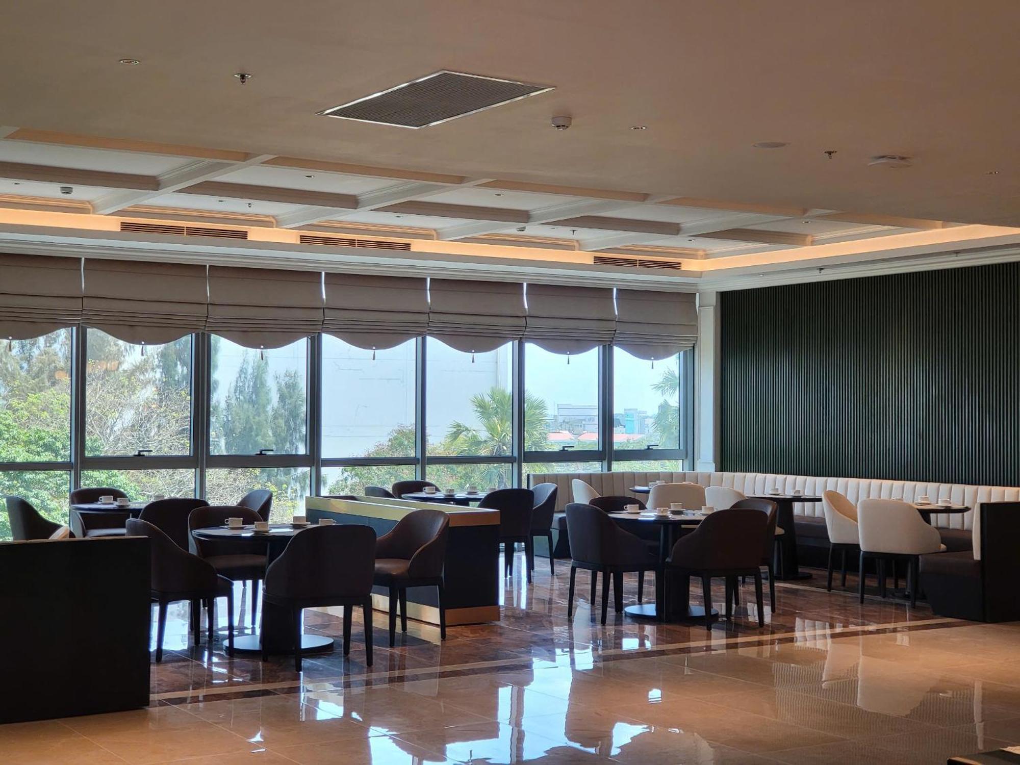 Cosmo Stars Hotel Bac Lieu エクステリア 写真