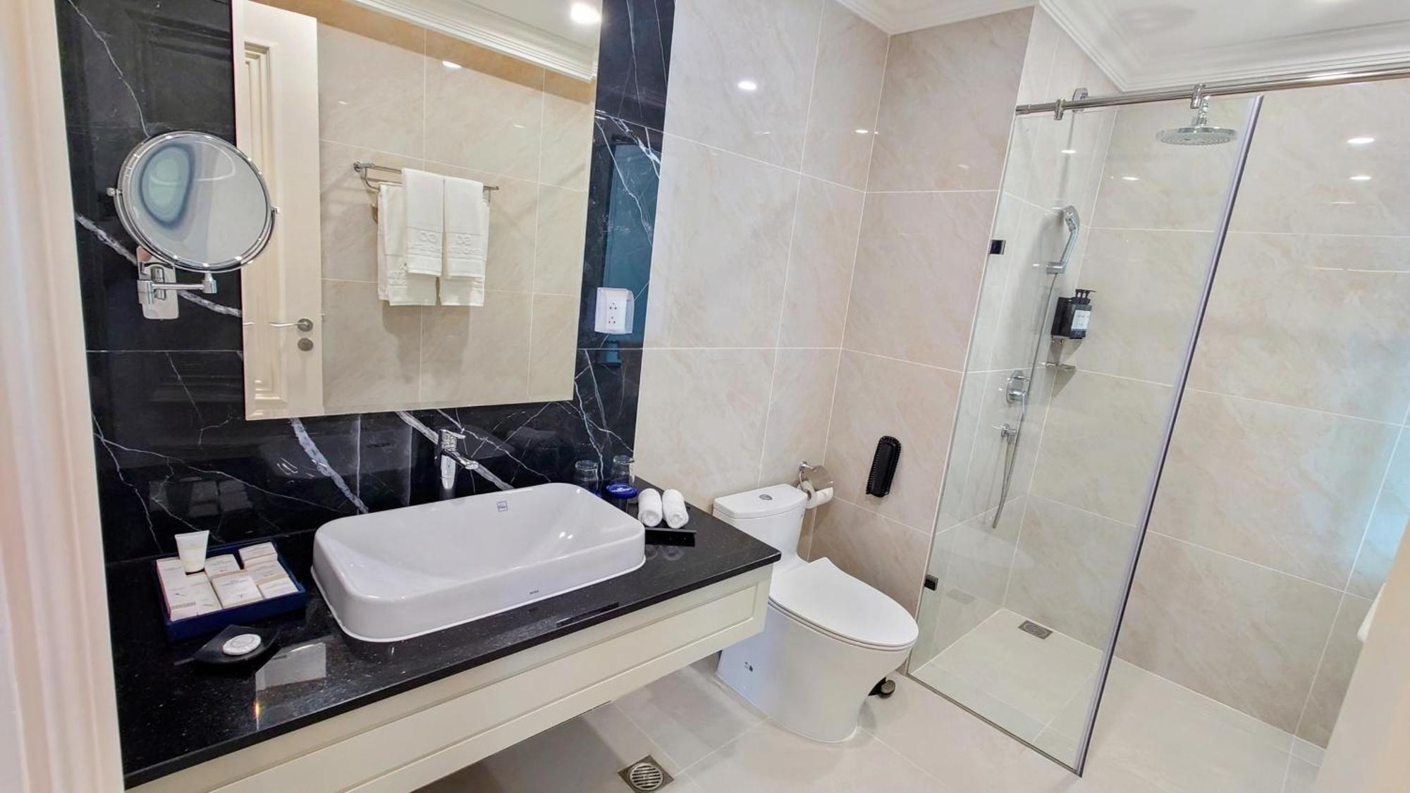 Cosmo Stars Hotel Bac Lieu エクステリア 写真