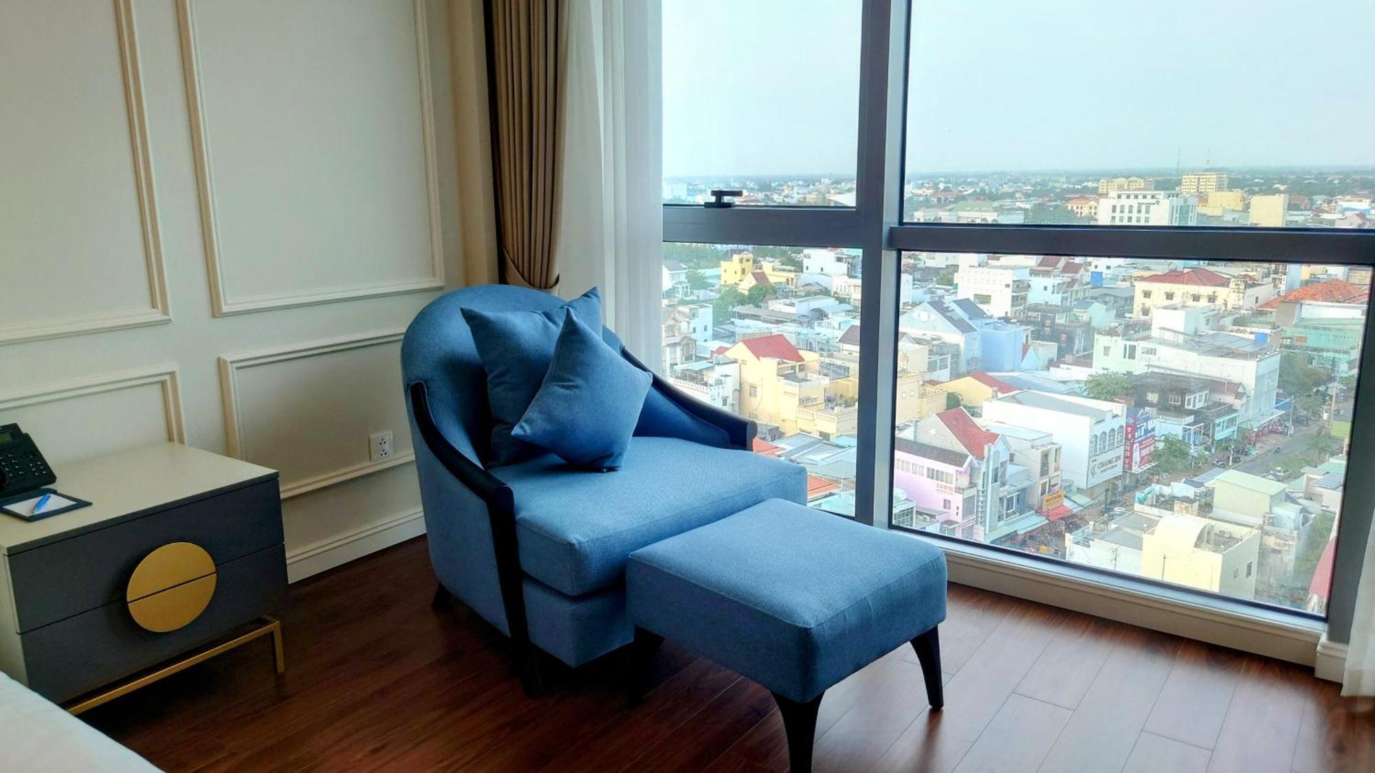Cosmo Stars Hotel Bac Lieu エクステリア 写真