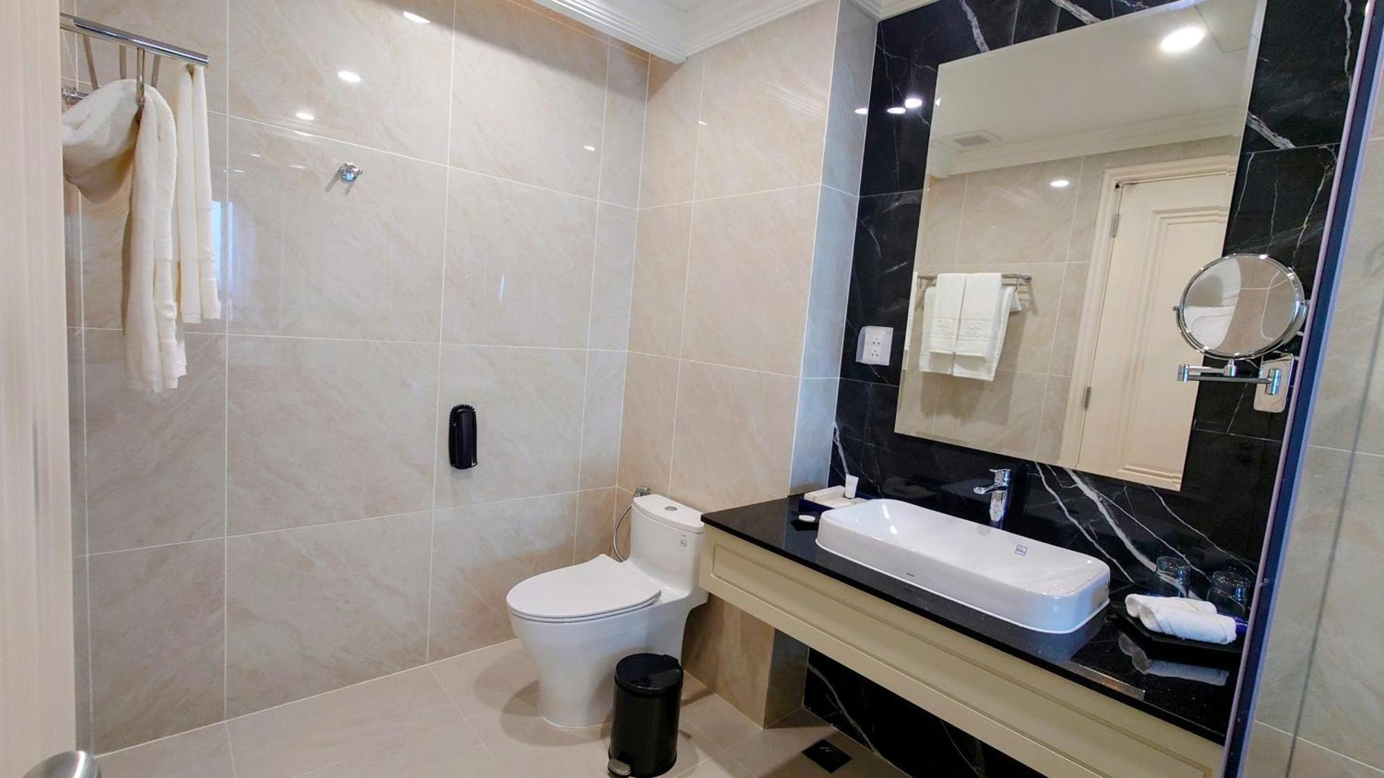Cosmo Stars Hotel Bac Lieu エクステリア 写真