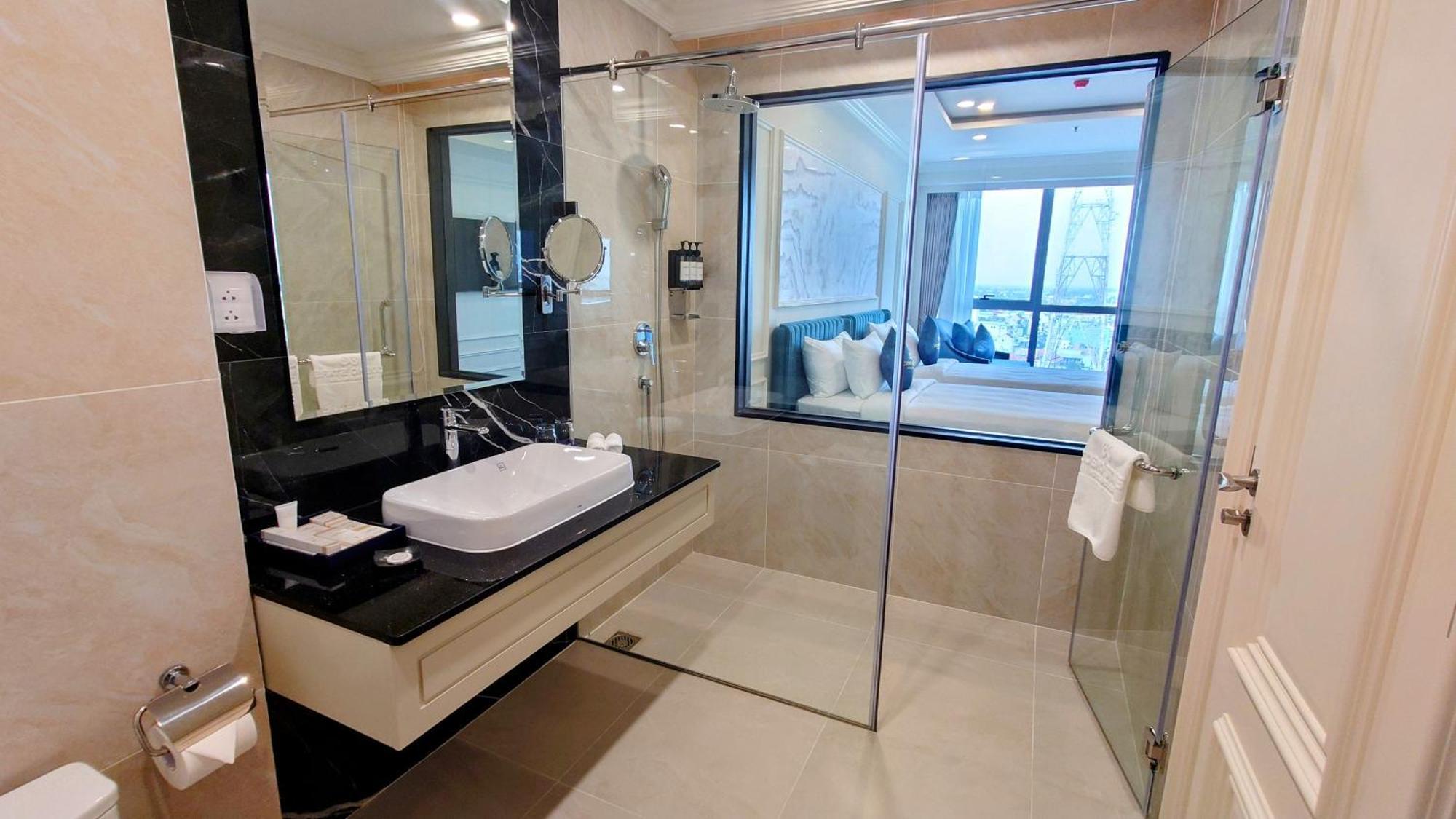 Cosmo Stars Hotel Bac Lieu エクステリア 写真